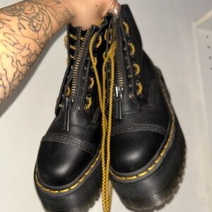 DOC MARTEN SINCLAIR MAX BOOTS